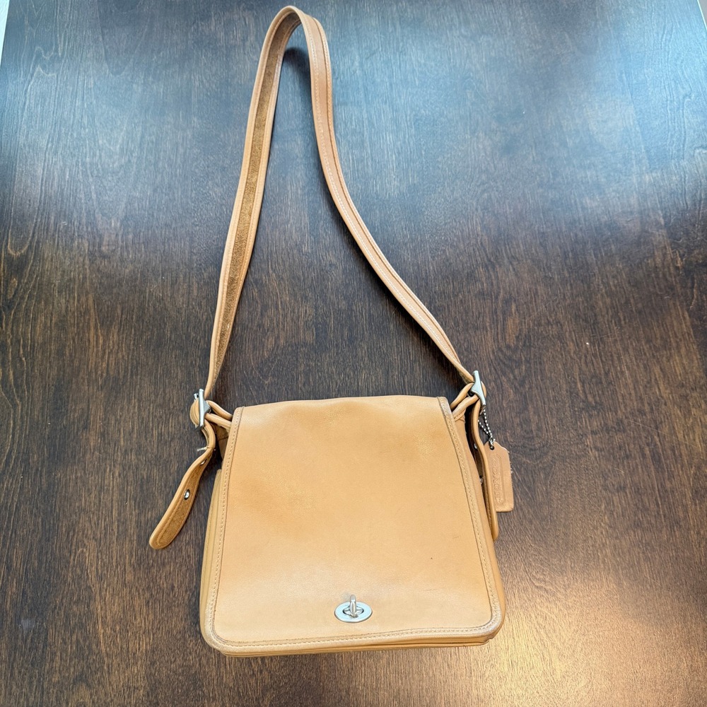 Vintage Coach Tan Leather Turnlock Flap Crossbody Bag Messenger Bag 9715 Camel
